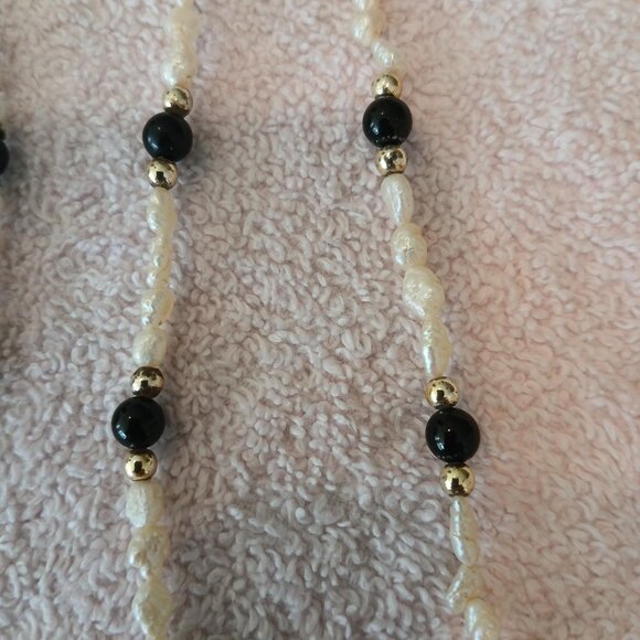 FRESHWATER PEARL NECKLACE AND BRACELET - Picture 2 of 3